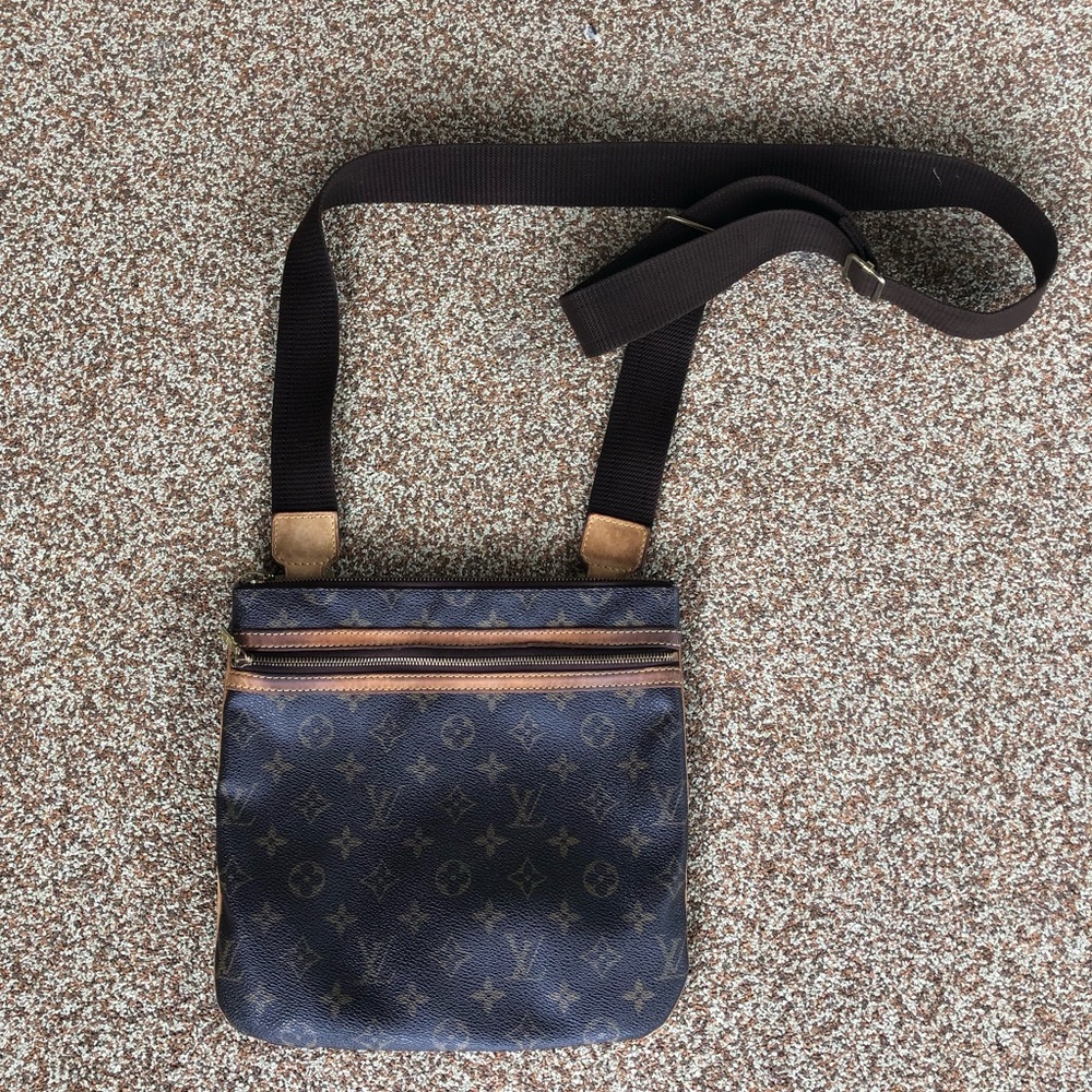 Authentic Louis Vuitton Bosphore crossbody